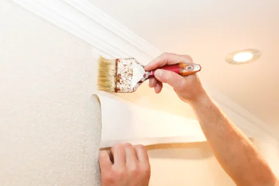Pose de papier peint à Andrest — revêtements muraux et toiles de verre